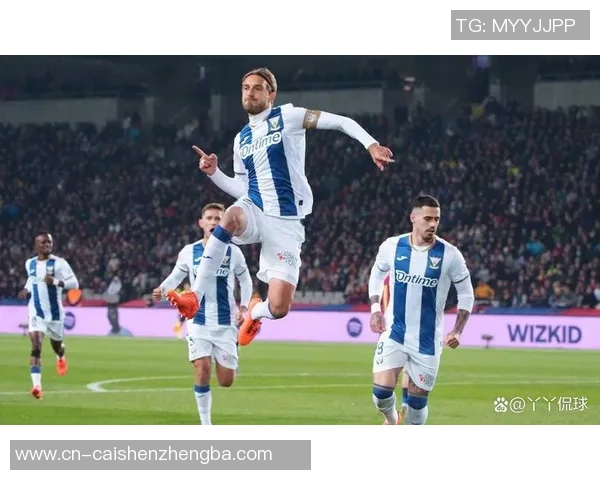 皇家马德里与瓦伦西亚激战正酣谁能在西甲赛场笑到最后